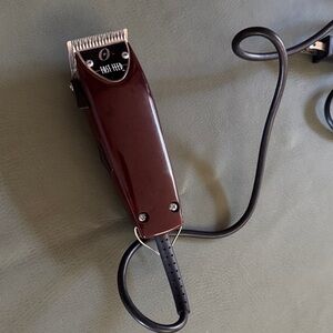 Oster Burgundy Professional Quiet Clipper